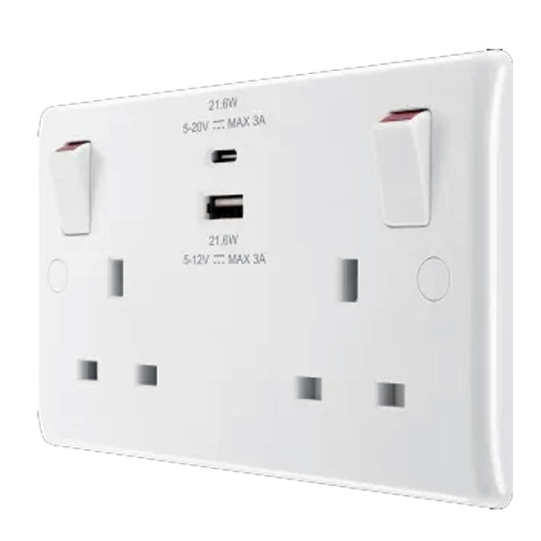 British General 800 Series 13A White Double Switched Socket 2 Gang SP + 1 x USB A + 1 x USB C (22W) 822UAC22