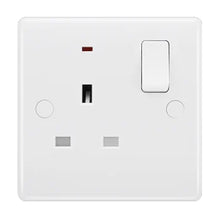 British General 800 Series 13A White Switched Socket With Indicator 1 Gang SP 825